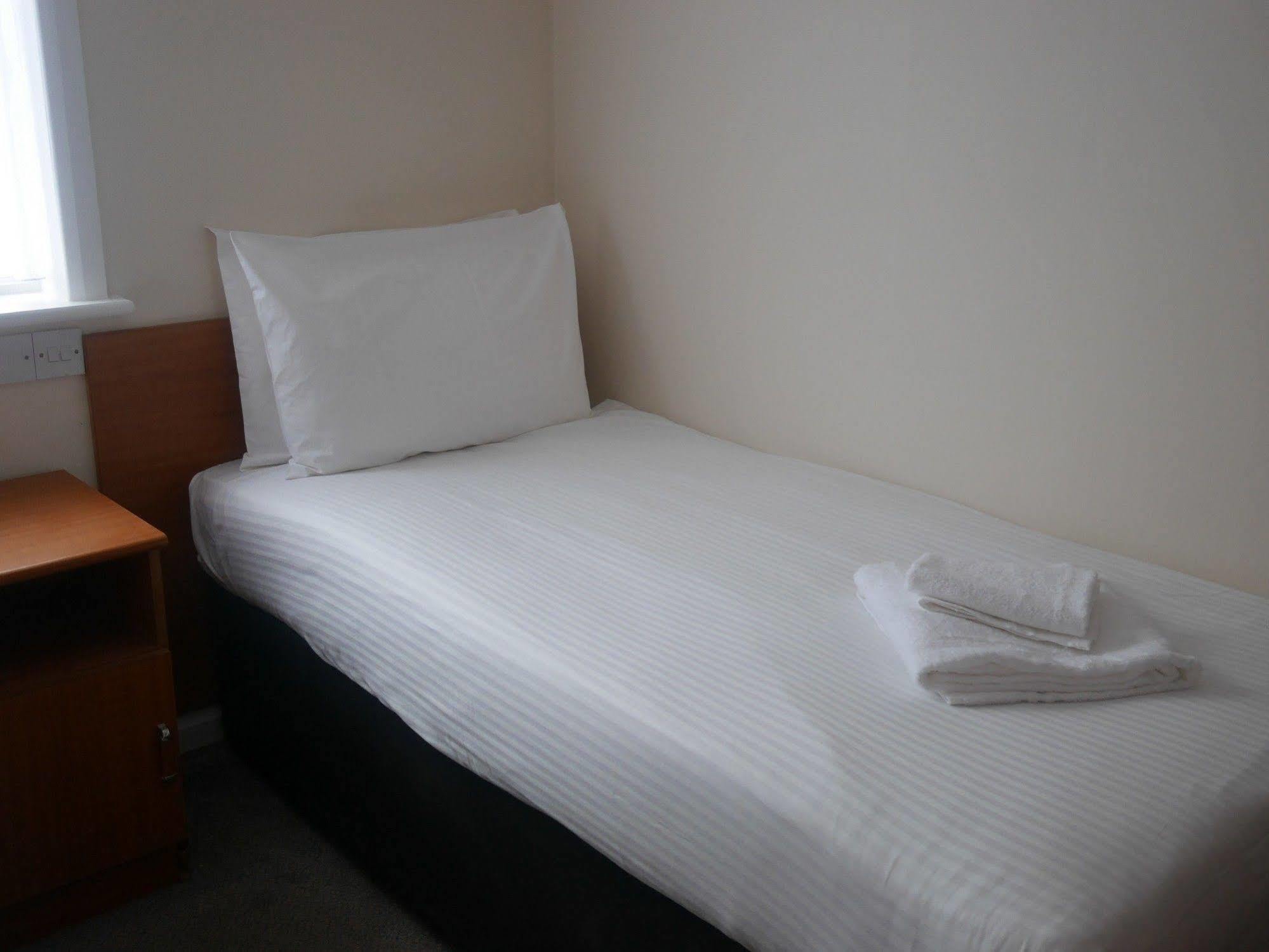 Sk Heathrow Hotel Hayes  Exterior foto