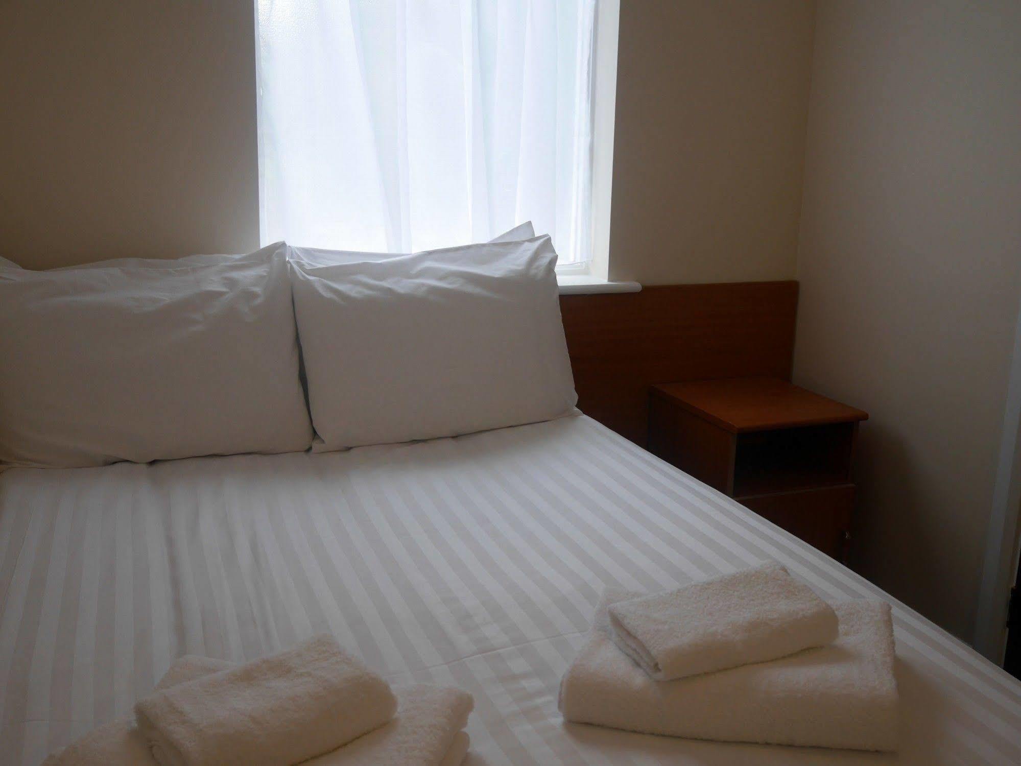 Sk Heathrow Hotel Hayes  Exterior foto