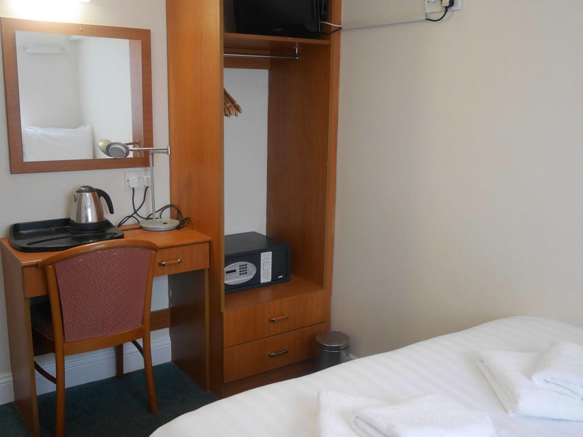 Sk Heathrow Hotel Hayes  Exterior foto
