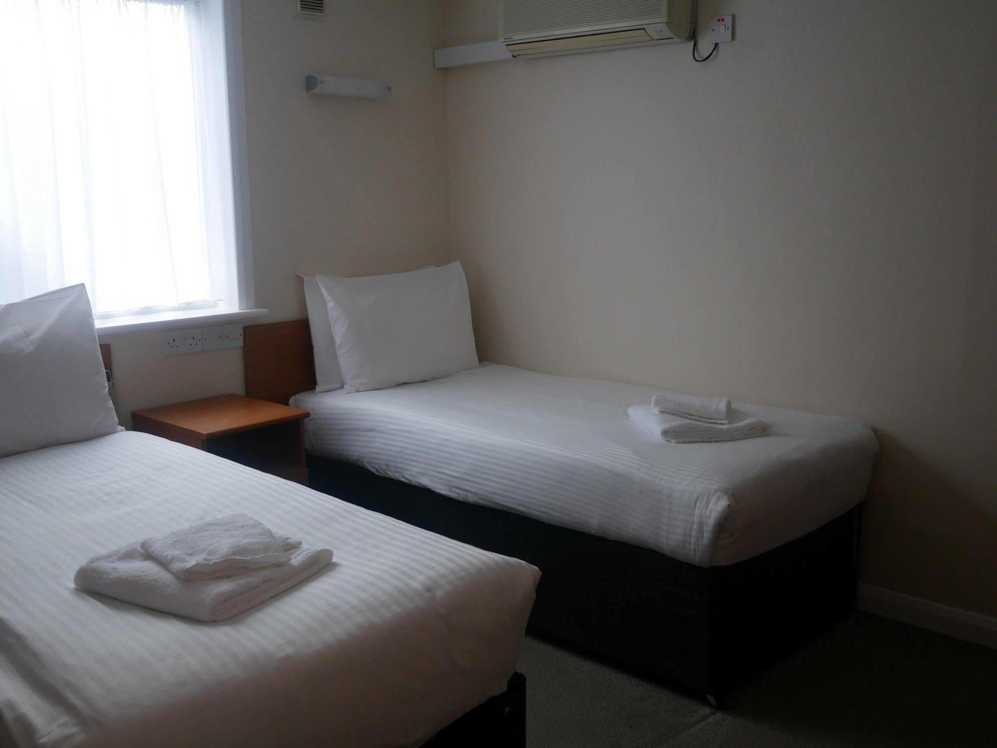 Sk Heathrow Hotel Hayes  Exterior foto