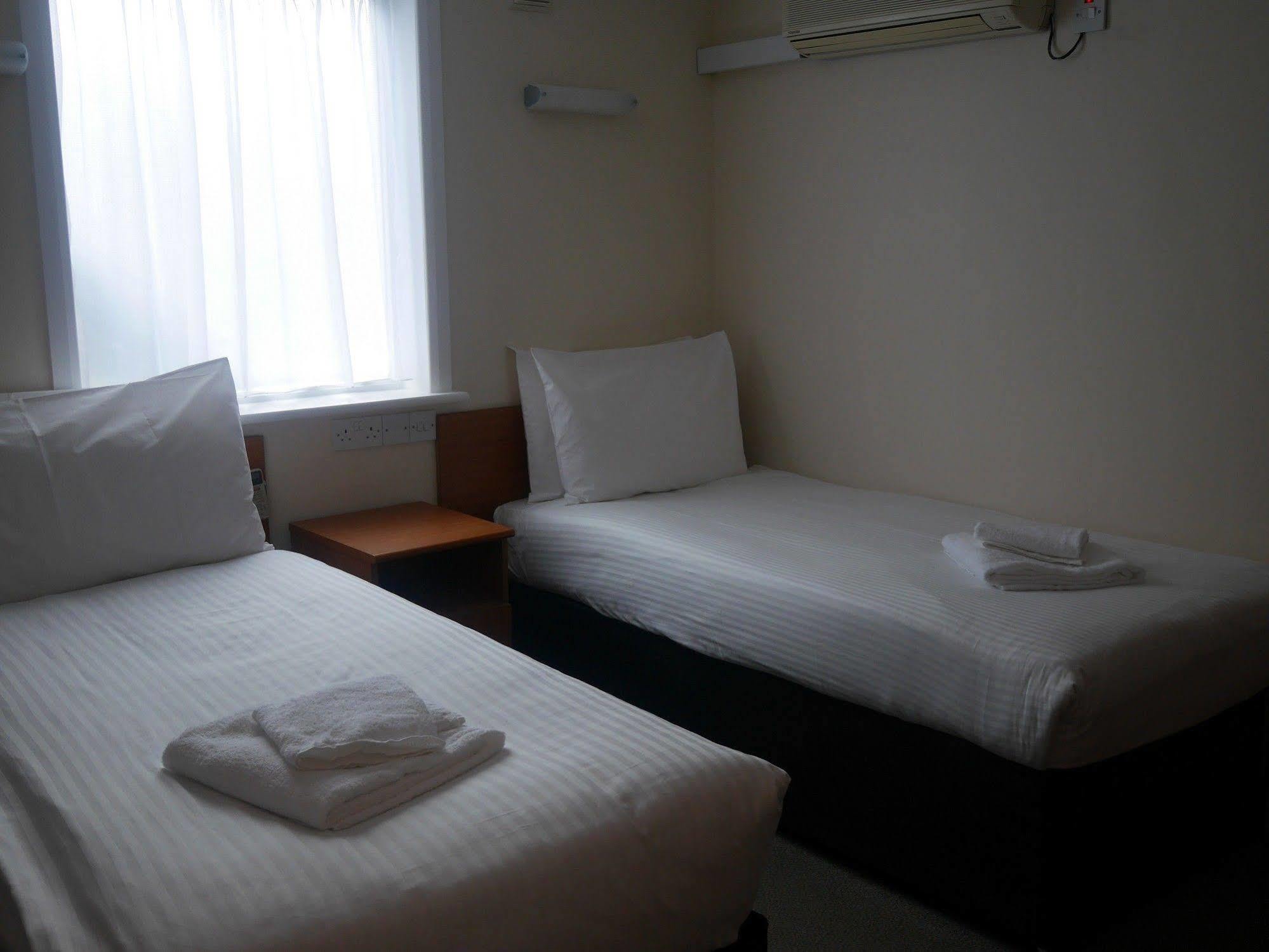 Sk Heathrow Hotel Hayes  Exterior foto