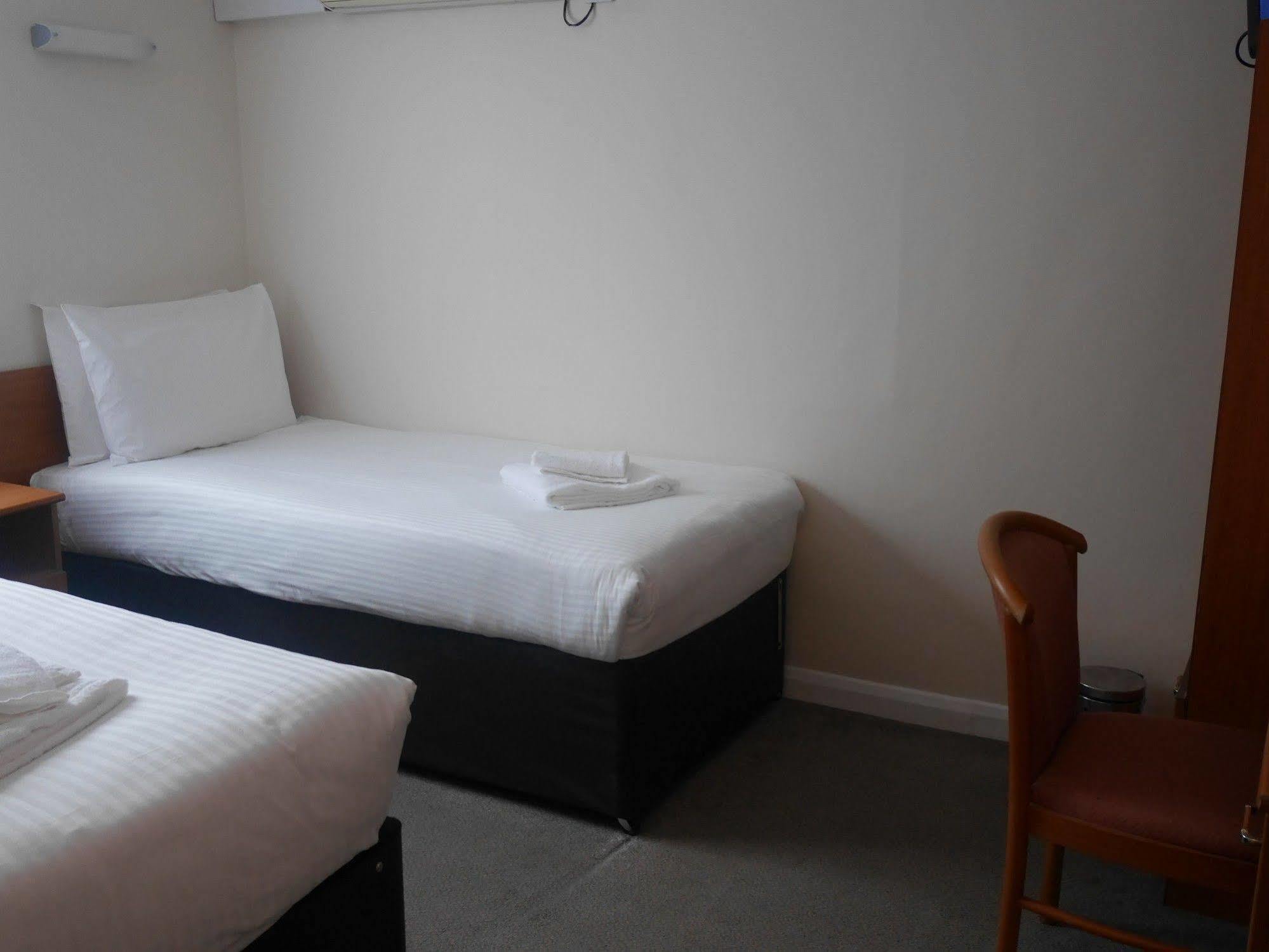 Sk Heathrow Hotel Hayes  Exterior foto