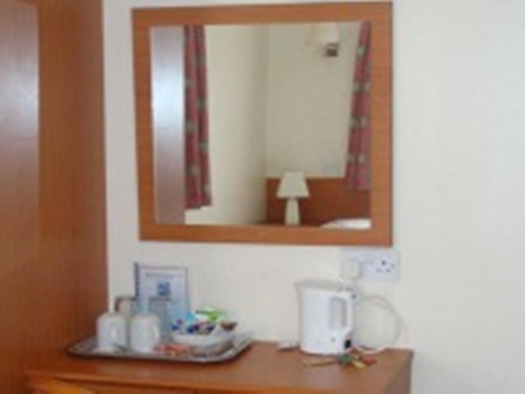 Sk Heathrow Hotel Hayes  Zimmer foto
